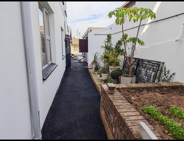3 BEDROOM APARTMENT TO LET IN OVERPORT